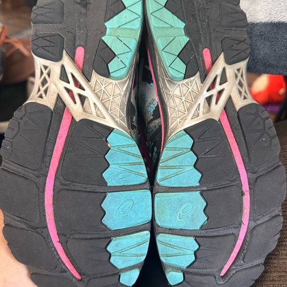 Asics Kayano - Picture 3 of 3